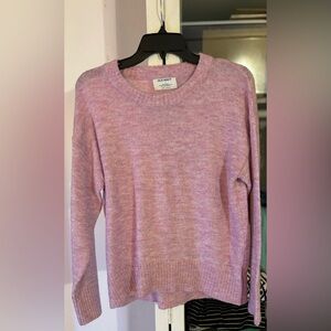 Small lilac colored old navy sweater